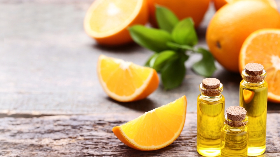 How to Use Sweet Orange Essential Oil for Holistic Skincare - DIY Skin Care  Business