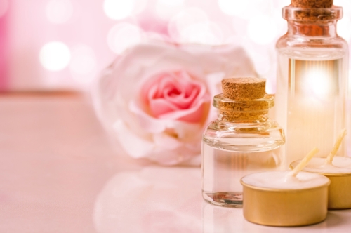 Discover the Aromatic World: Best Essential Oils for Candles