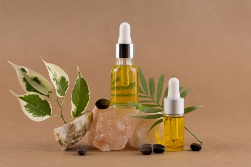 Essential Oils in Ayurvedic & Herbal Manufacturing | Benefits & Uses